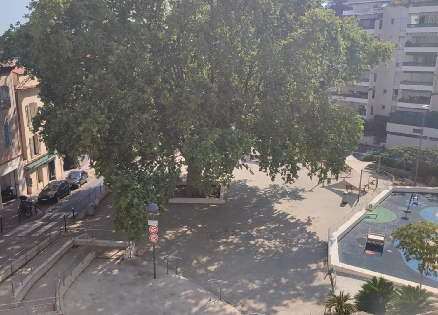 Cannes Center, Beach, Palais Des Festivals, Croisette
